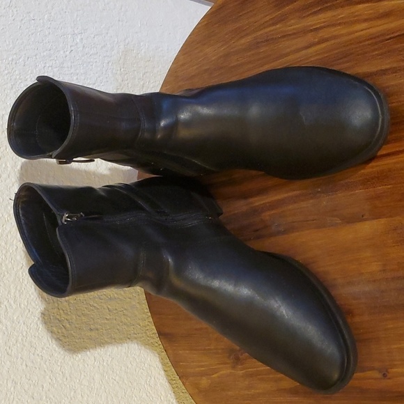 Ecco Womens Black Leather Booties Boots Side Zip Excellent Condition! Sz.6 - Picture 6 of 14